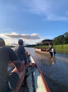 Actividad de ecoturismo por Bamba Travel en Amazonas.