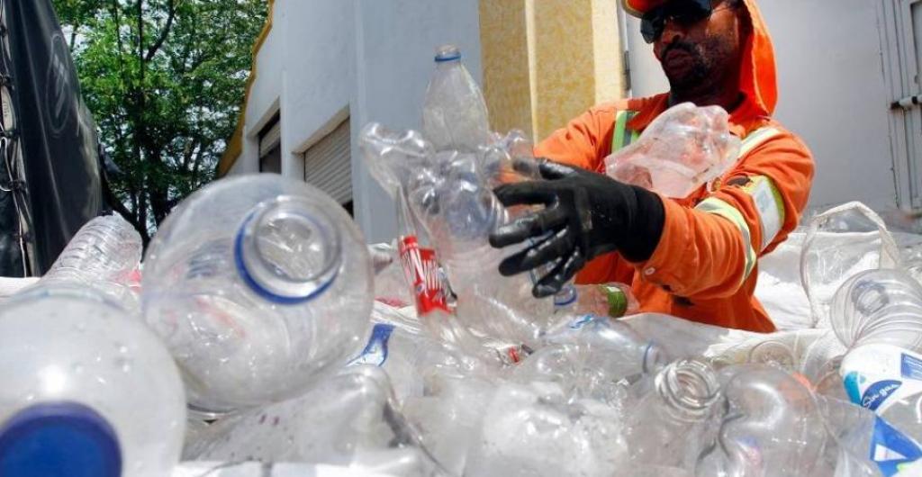 Corte Constitucional avaló impuesto a plásticos de un solo uso: así funcionará